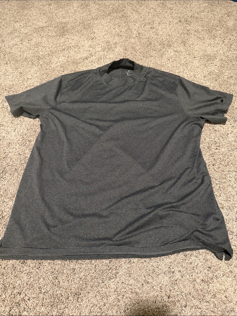 Tiger woods Nike Men's Short Sleeve mock neck Performance Shirt - Charcoal Gray